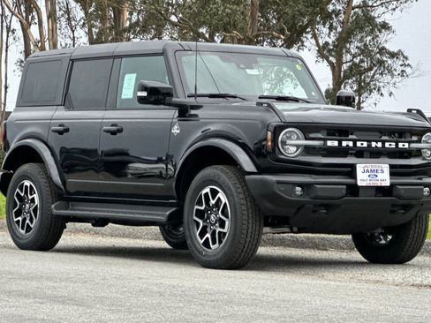 New 2025 Ford Bronco Outer Banks image 7