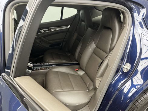 Used 2016 Porsche Panamera 4 Edition image 12