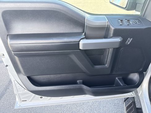 Used 2017 Ford F150 XLT w/ Equipment Group 302A Luxury image 15