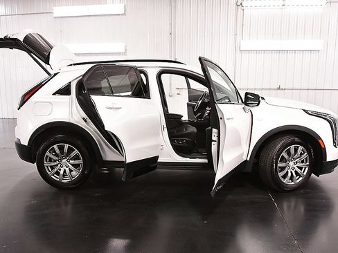 Used 2023 Cadillac XT4 Sport w/ Sun And Sound Package AWD/4WD image 33