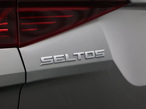 Used 2023 Kia Seltos S FWD image 10