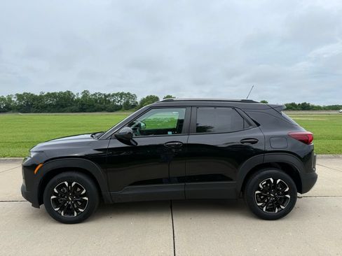 Used 2023 Chevrolet TrailBlazer LT w/ Convenience Package FWD image 8
