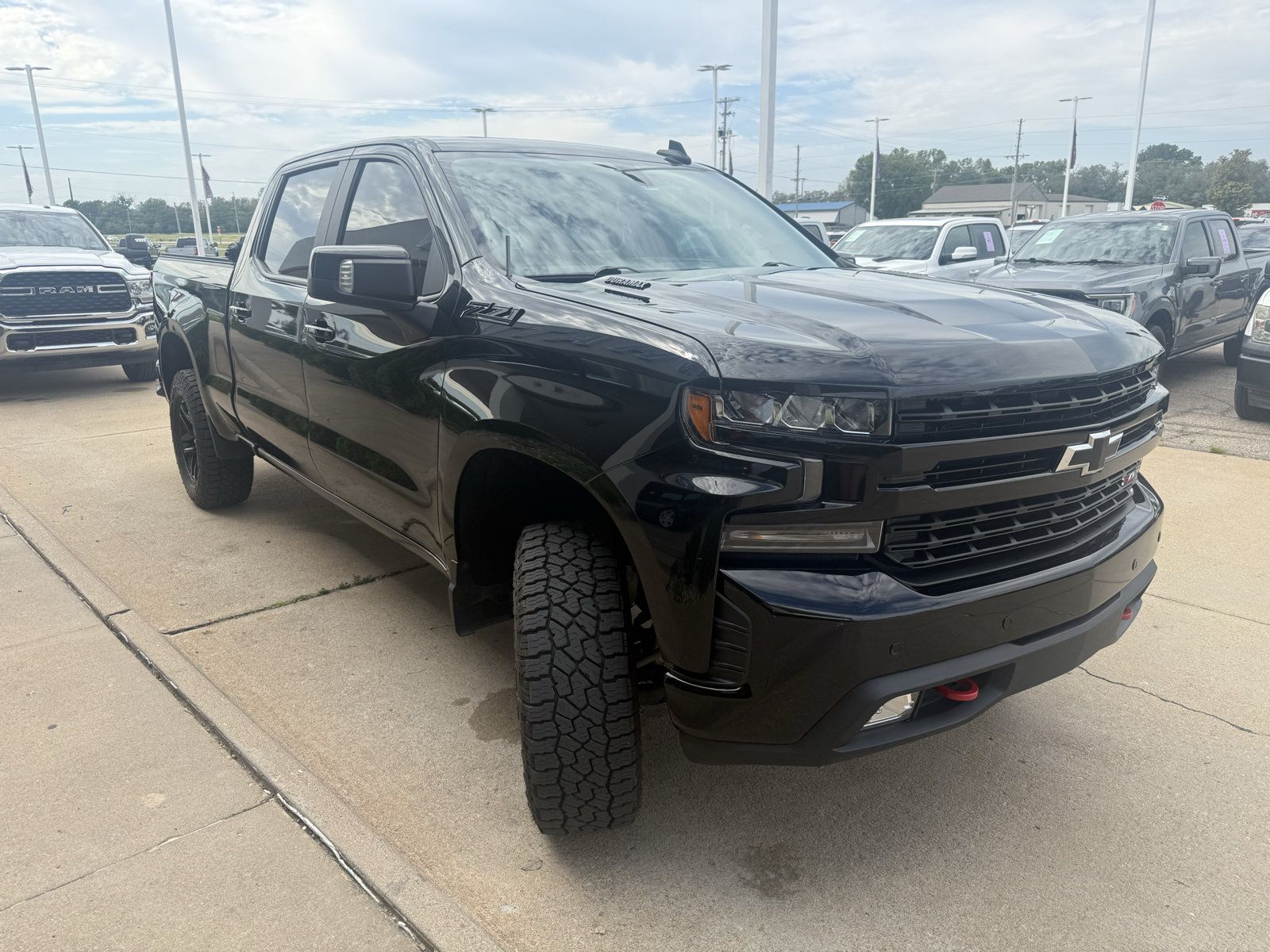 Used 2022 Chevrolet Silverado 1500 LT Trail Boss w/ Convenience Package II AWD/4WD image 11