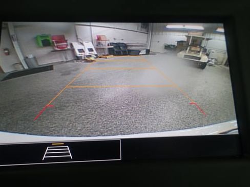 Used 2023 Chevrolet Equinox LT FWD image 16