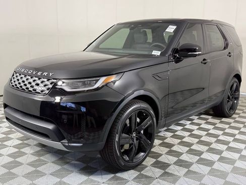 New 2025 Land Rover Discovery S image 2