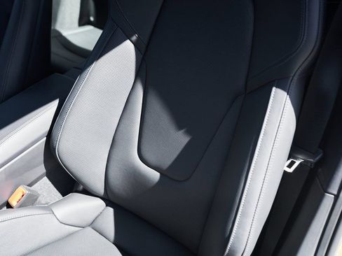 Used 2024 Porsche 911 Carrera 4S w/ Premium Package image 42