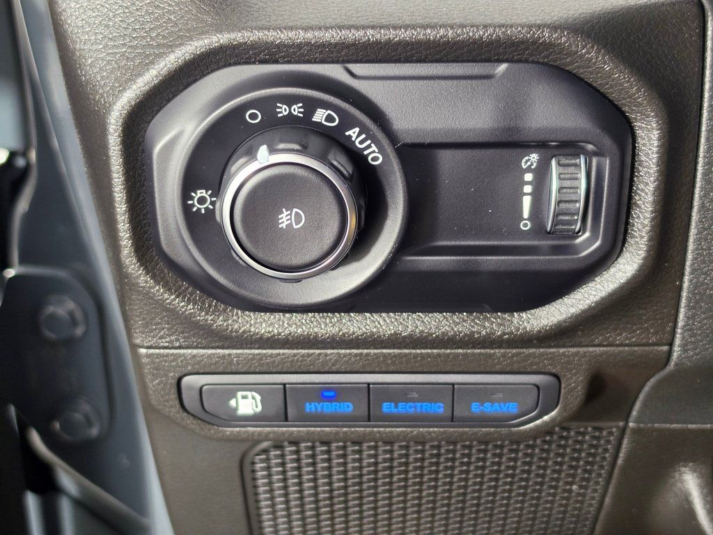 Used 2024 Jeep Wrangler Unlimited AWD/4WD image 27