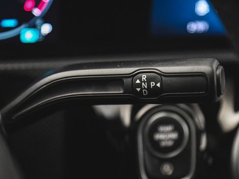 Used 2025 Mercedes-Benz CLA 250 4MATIC image 33