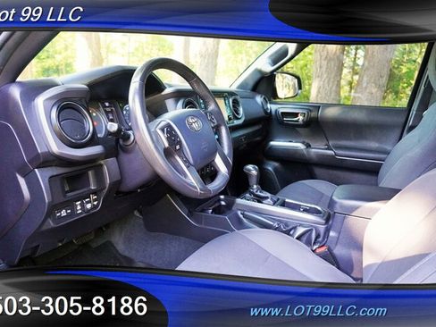 Used 2017 Toyota Tacoma TRD Off-Road w/ Premium & Technology Package AWD/4WD image 11
