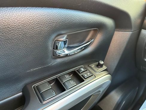 Used 2020 Nissan Titan SV w/ SV Convenience Package image 27