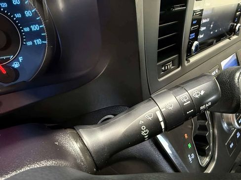 Used 2019 Toyota Sienna SE AWD/4WD image 37