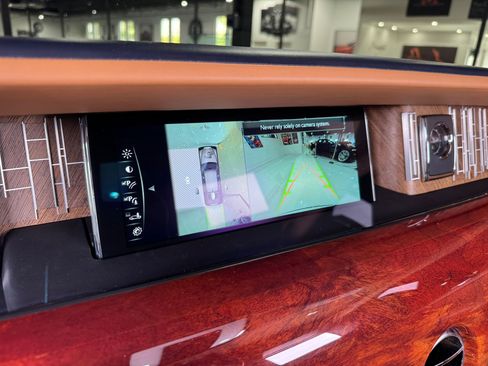 Used 2018 Rolls-Royce Phantom Extended Wheelbase image 26