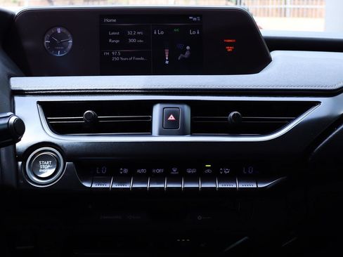 Used 2019 Lexus UX 200 w/ Premium Package FWD image 45