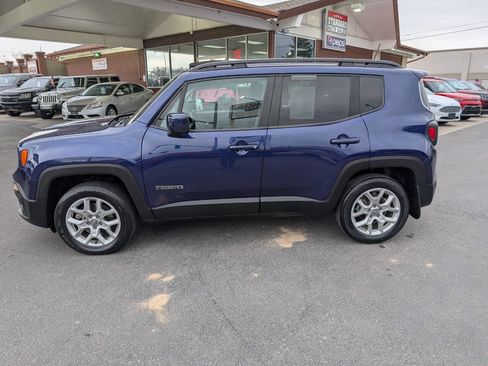 Used 2018 Jeep Renegade Latitude w/ UConnect 8.4 Nav Group image 4