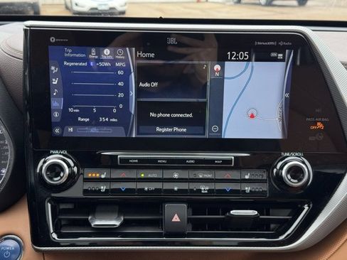 Certified 2022 Toyota Highlander Platinum image 3