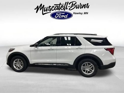 Used 2025 Ford Explorer Active AWD/4WD image 4