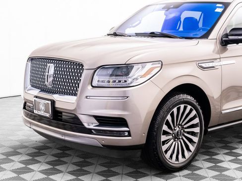 Used 2019 Lincoln Navigator Reserve AWD/4WD image 39