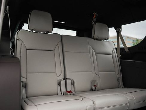 New 2026 GMC Yukon XL Denali w/ Denali Reserve Package AWD/4WD image 13