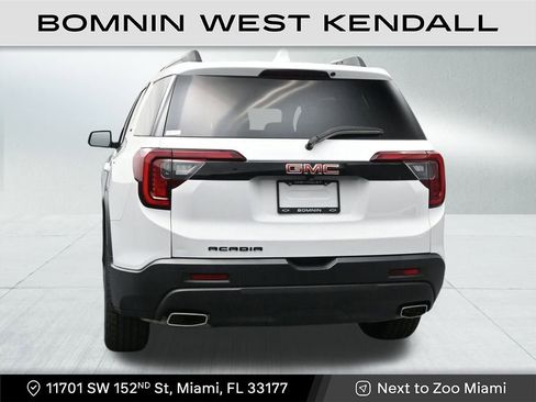 Used 2022 GMC Acadia SLE w/ Driver Convenience Package image 4