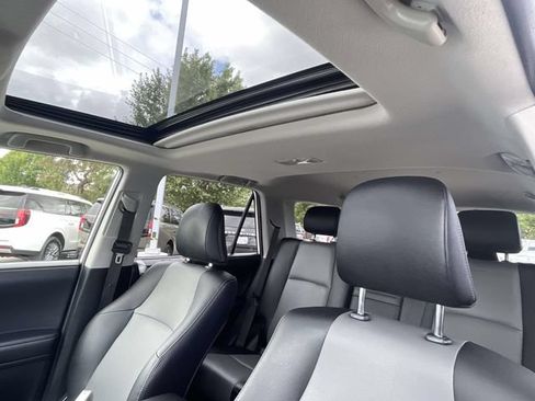 Used 2022 Toyota 4Runner SR5 Premium w/ Moonroof Package RWD image 22