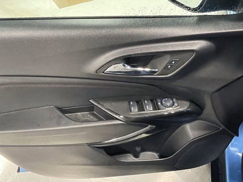 Used 2024 Chevrolet Trax RS w/ Sunroof Package image 19