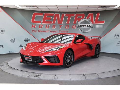 Used 2023 Chevrolet Corvette Stingray Premium Cpe w/ Battery Protection Package image 2