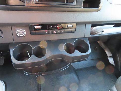 Used 2019 Mercedes-Benz Sprinter 144 image 16