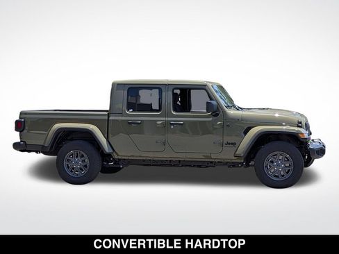 Used 2026 Jeep Gladiator Sport AWD/4WD image 6