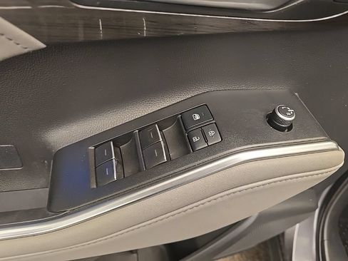 Used 2021 Toyota Highlander Limited AWD/4WD image 18