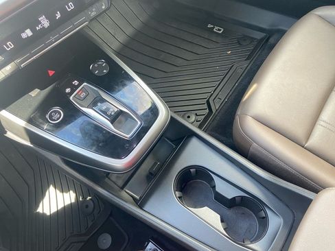 Used 2022 Audi Q4 e-tron Premium Plus AWD/4WD image 18