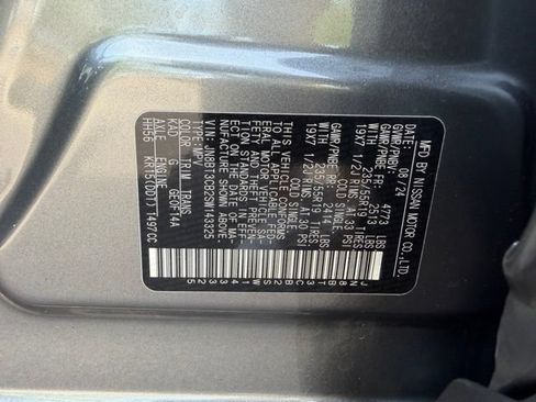 Used 2025 Nissan Rogue SL AWD/4WD image 30