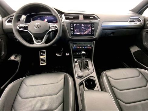 Used 2024 Volkswagen Tiguan SEL R-Line image 15