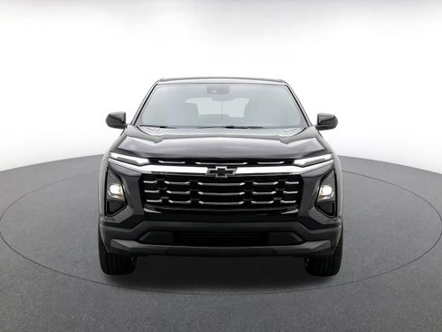 Used 2025 Chevrolet Equinox LT FWD image 2
