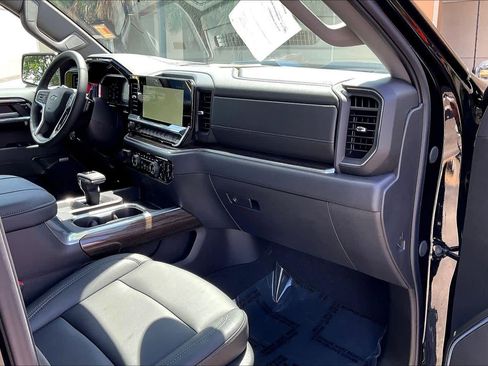 Used 2026 Chevrolet Silverado 1500 LT Trail Boss w/ LT Trail Boss Premium Package image 16