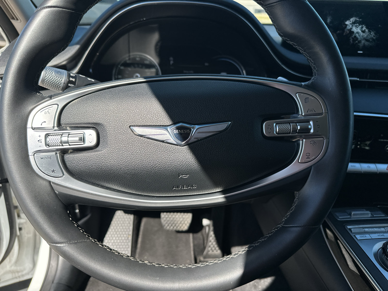 Used 2025 Genesis GV70 2.5T AWD/4WD image 16