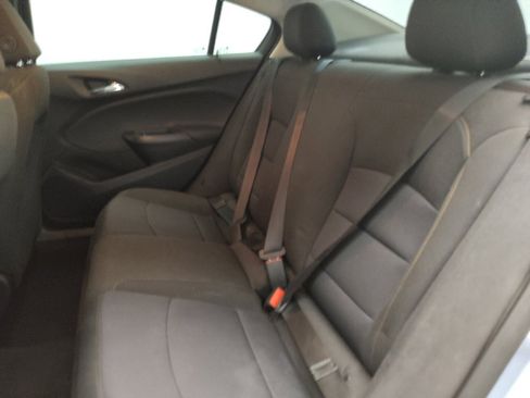 Used 2018 Chevrolet Cruze LS FWD image 18