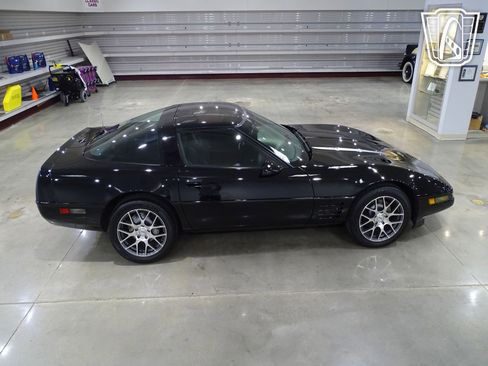 Used 1994 Chevrolet Corvette Coupe image 17