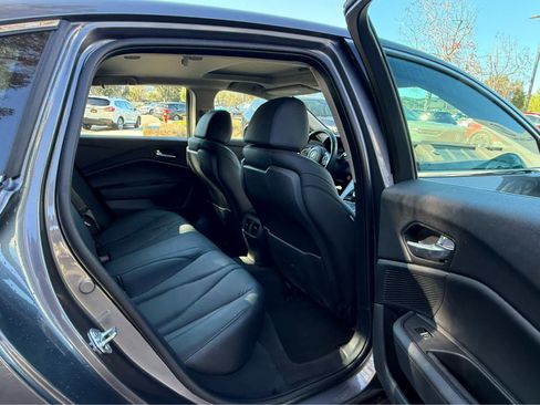Used 2023 Acura TLX image 4