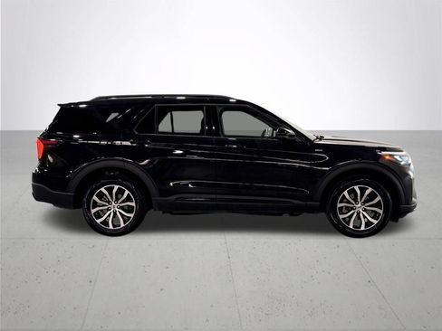 Certified 2025 Ford Explorer ST-Line AWD/4WD image 10