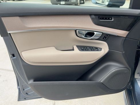 Certified 2025 Volvo XC90 B5 Plus image 23