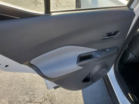 Certified 2024 Nissan Kicks SR w/ SR Premium Package image 11