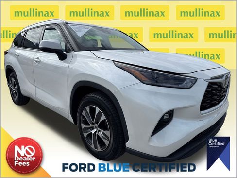 Used 2021 Toyota Highlander XLE image 1