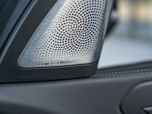 Used 2023 BMW X7 M60i w/ Executive Package image 22