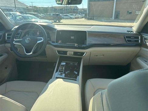 New 2026 Volkswagen Atlas SE FWD image 16