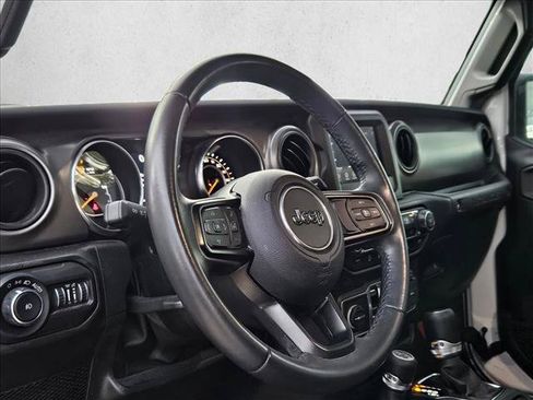 Used 2022 Jeep Wrangler Unlimited Sport AWD/4WD image 9