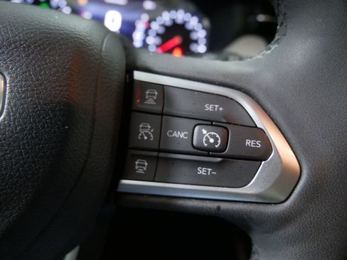 Used 2025 Jeep Compass Limited AWD/4WD image 21