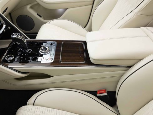 Used 2024 Bentley Flying Spur Azure AWD/4WD image 28