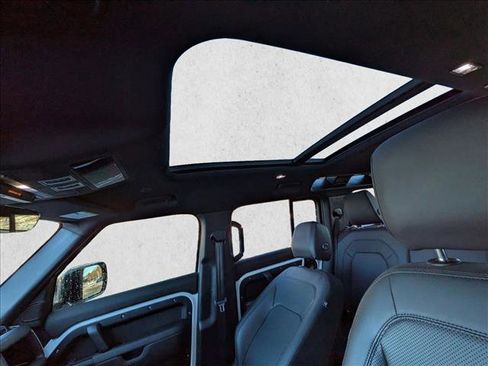 Used 2025 Land Rover Defender 110 S image 14