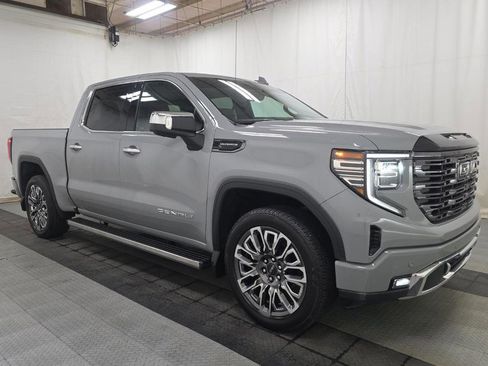Used 2025 GMC Sierra 1500 Denali Ultimate image 3