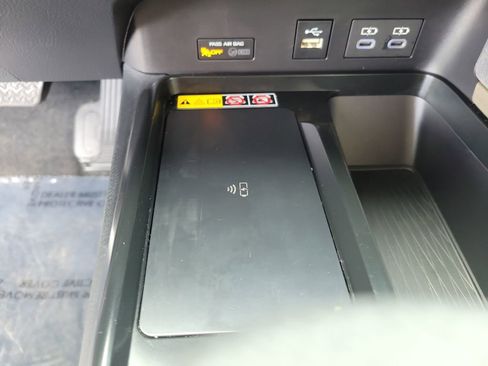 Used 2025 Toyota Camry LE image 23